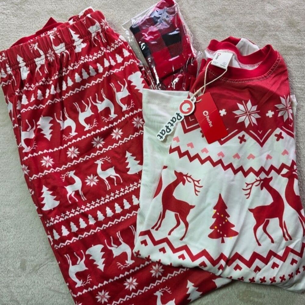 PatPat Large Reindeer Pajama Long Sleeve Shirt Knit Cuff Leg Sleep Pants w/Socks